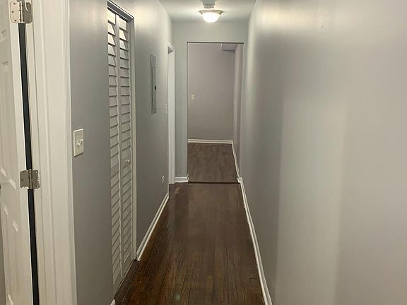 2nd image of 4423 S Prairie Ave APT 1