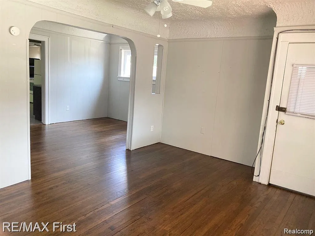 1 bed, 1.0 bath, 746 sqft, $775 — Photo 4