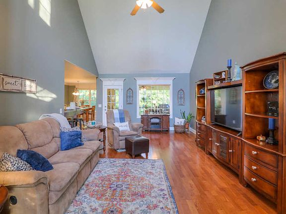 4th image of 328 Shelby Cir