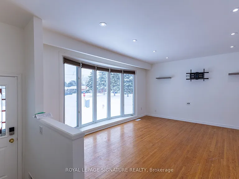 1 Eldrid Ct #MAIN — Photo 3