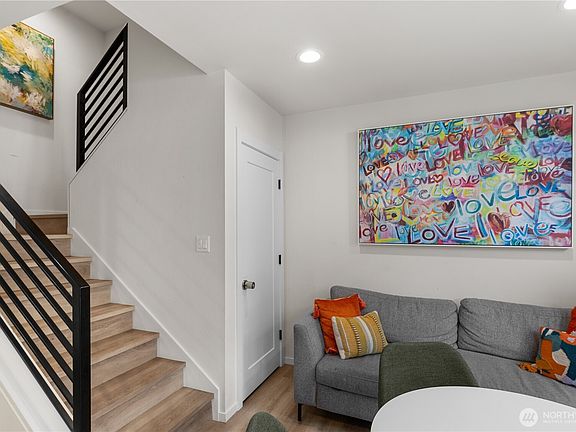 3rd image of 1118 16th Avenue #A