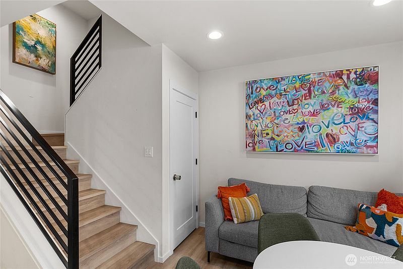 3rd image of 1118 16th Avenue #A