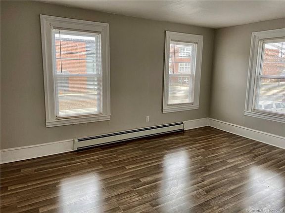 5th image of 455 Townsend Ave #2
