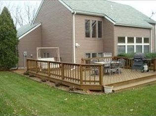 1454 Muscatatuck Dr, Valparaiso, IN 46385