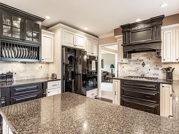 Stunning Gourmet Kitchen