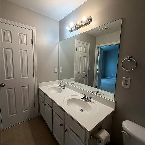1059 Prestwyck Ct — Photo 9
