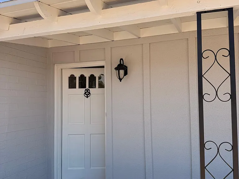 4949 W Mitchell Dr — Photo 2