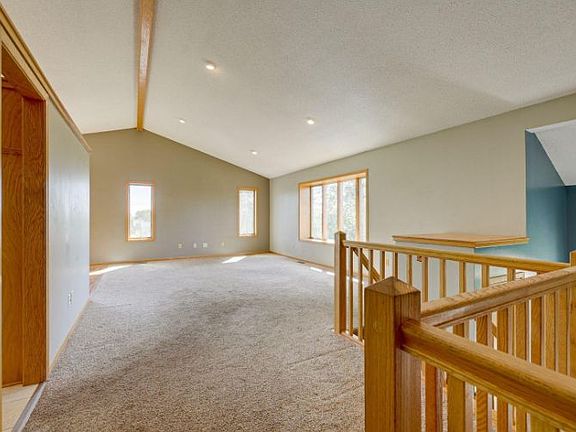 5th image of 8800 Hillview Dr