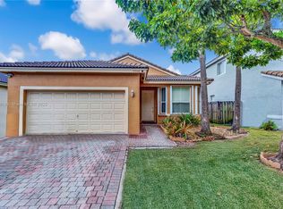 7766 NW 19th Ct, Pembroke Pines, FL 33024