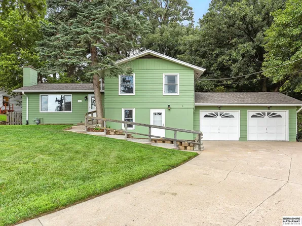 1612 Jefferson St, Bellevue, NE 68005