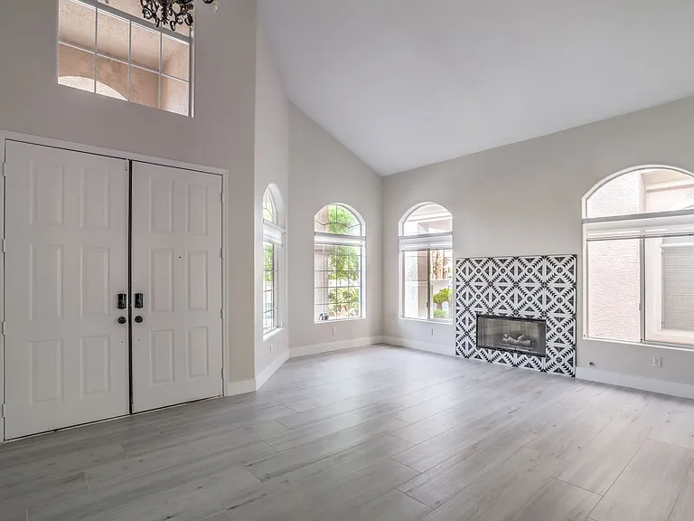 8910 Minsk Ct — Photo 4