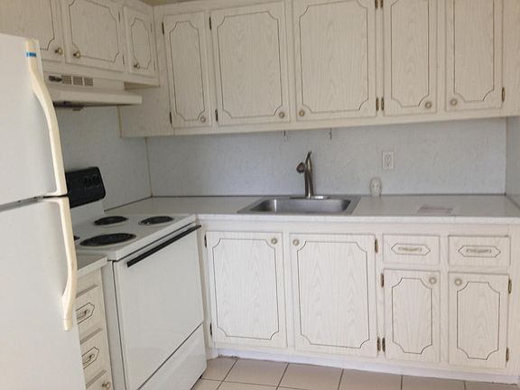 3rd image of 127 Dorchester Way #F-1270