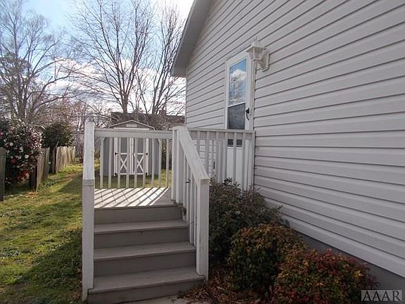 2nd image of 717 Pennsylvania Ave