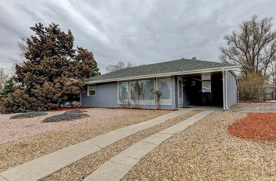 3 bed, 900 sqft, $2,510 — Photo 2