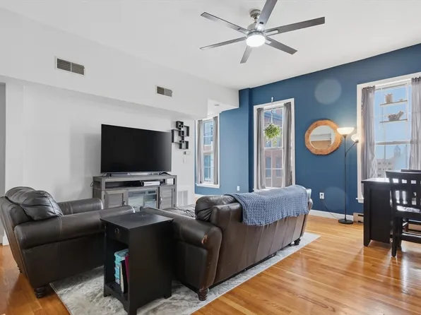 219 Central St APT 3E, Lowell, MA 01852