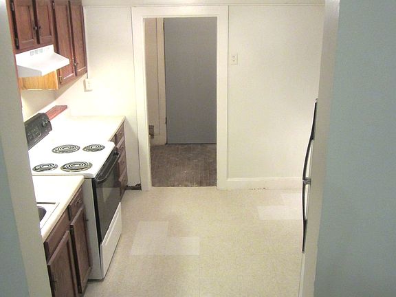 4th image of 2615 Polk St NE #2