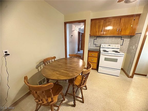 4th image of 6564 Oakwood Dr