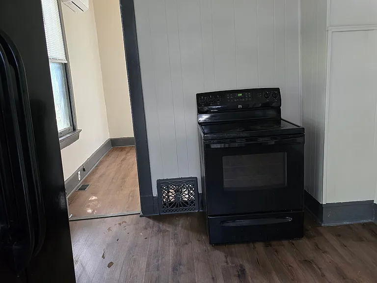 613 Monroe Ave #C — Photo 8