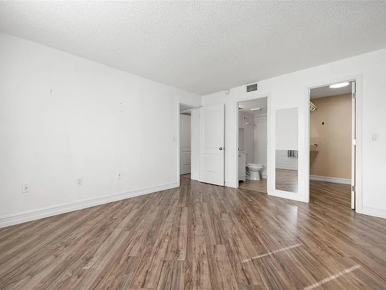 3223 Beneva Rd #101 — Photo 16
