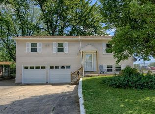 1609 W Sheridan St, Olathe, KS 66061