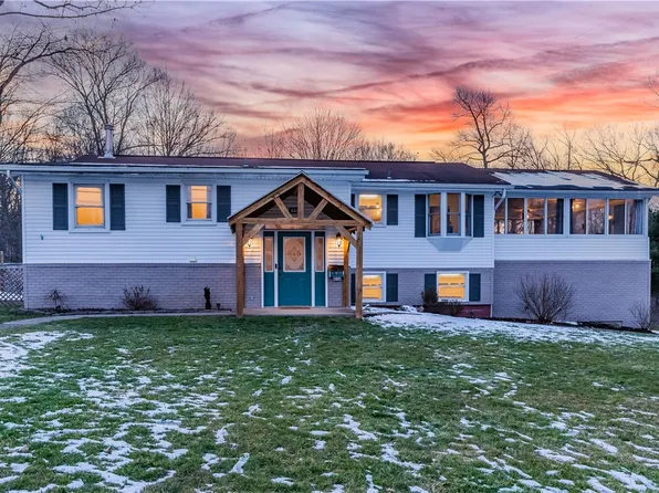 446 Laury Ln, New Wilmington, PA 16142