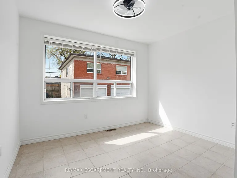 1049 Glencairn Ave #MAIN FLOOR — Photo 9