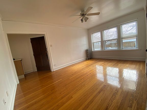 3rd image of 5550 W Farragut Ave #1