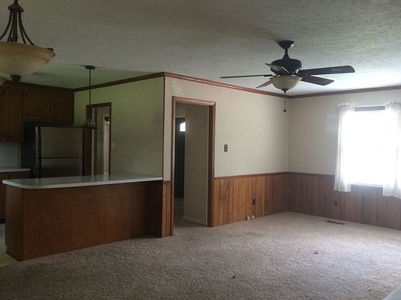 4th image of 409 Forest Dr