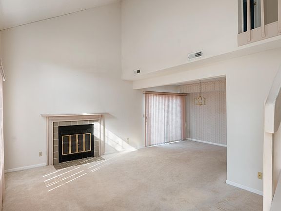 5th image of 3607 N Lakeside Dr