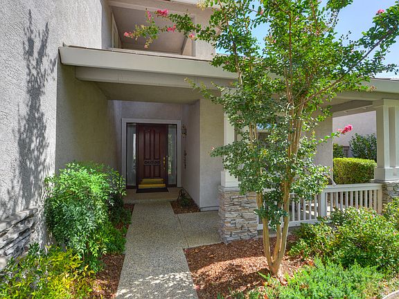 2nd image of 1120 Elderberry Cir