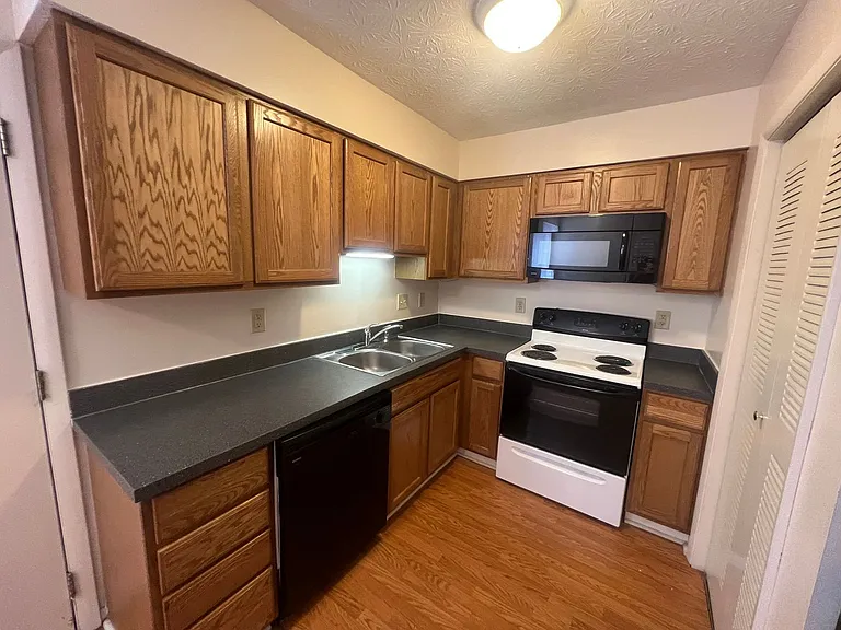 393 E. 18th Ave. SK — Photo 5