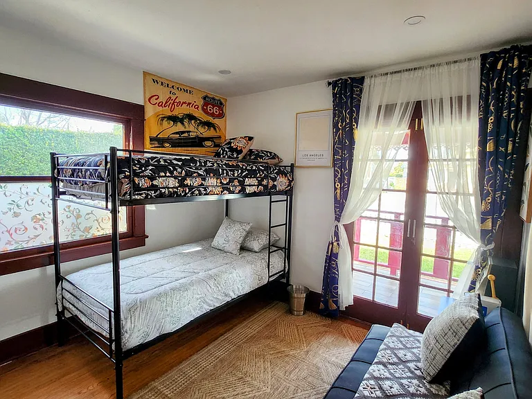 616 W Chapman Ave — Photo 23