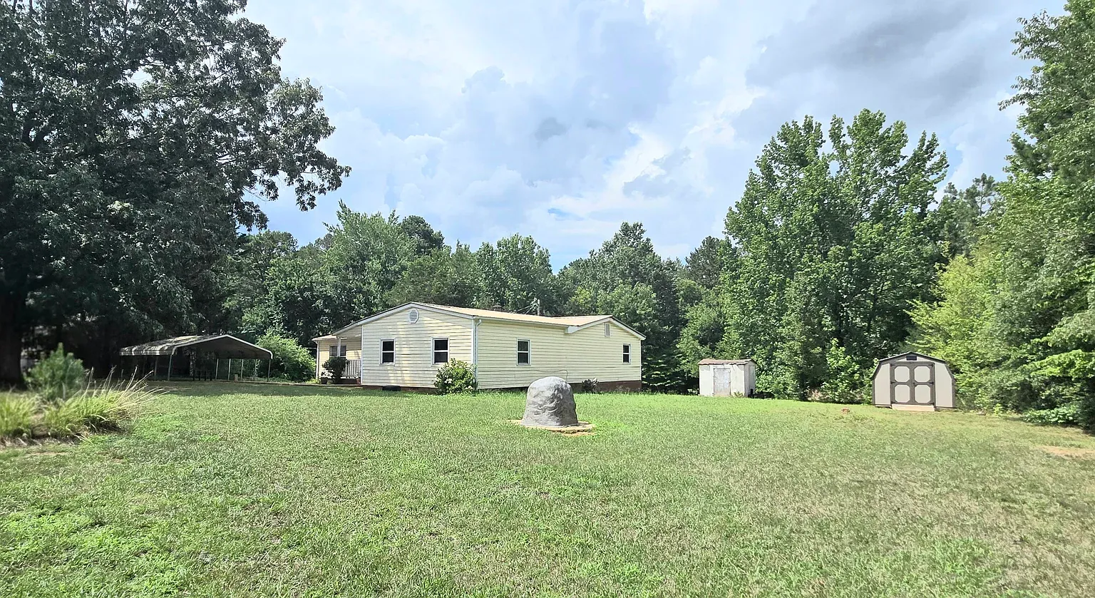 5 bed, 1840 sqft, $1,800 — Photo 2