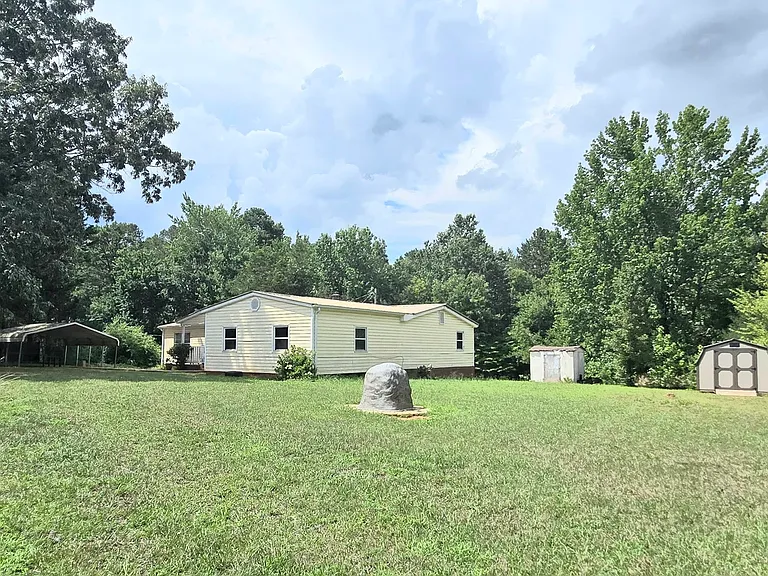 513 Horseshoe Lake Rd — Photo 2