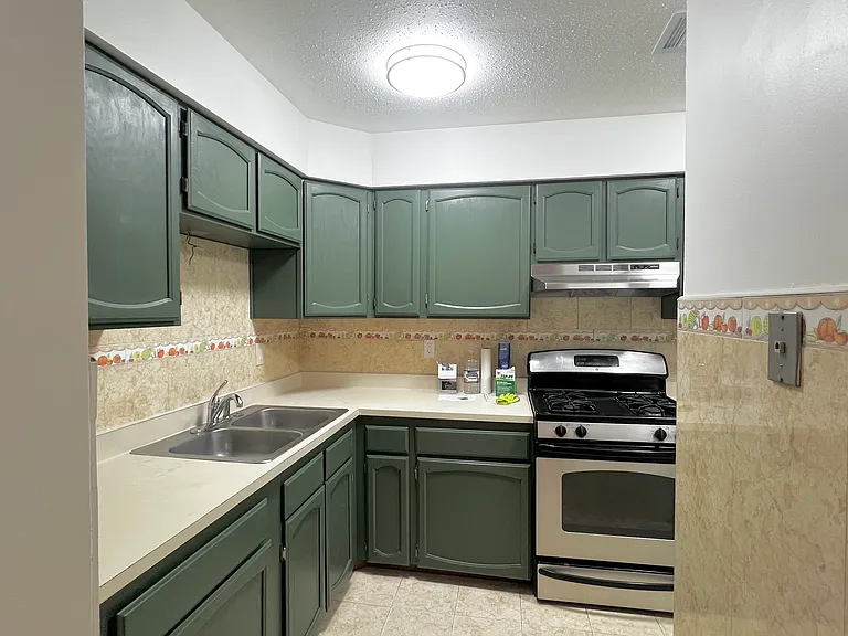 542 Fox St #2 — Photo 11