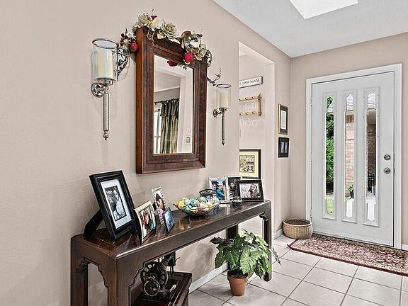5th image of 3419 Valley Gardens Dr