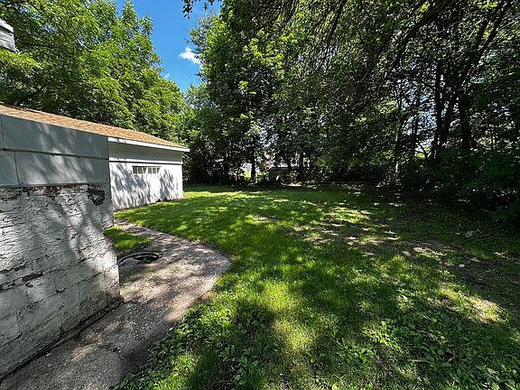 4th image of 723 Shirland Ave