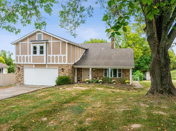 5323 5th St, Saint Charles, MO 63304