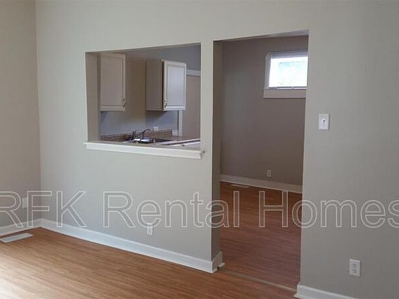 5th image of 1338 N Oakland Ave