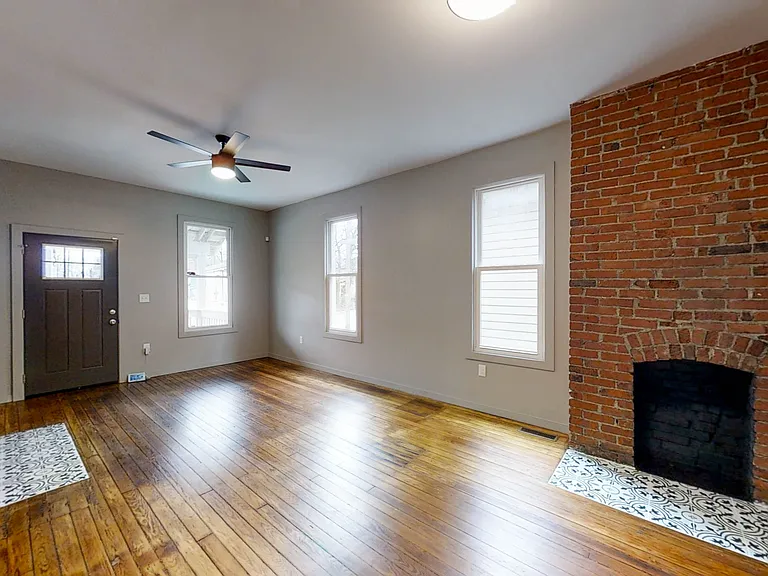 1238 E Mound St — Photo 16
