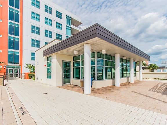 4th image of 1120 E Kennedy Blvd Unit 1010