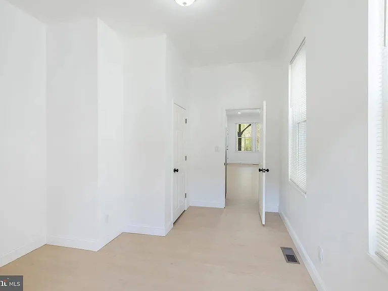 703 N 43rd St #1 — Photo 11