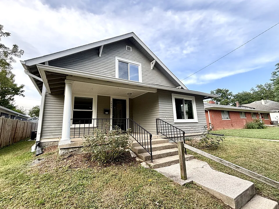 1434 E Edwards Ave