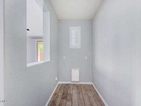 5th image of 1936 S SYCAMORE Place