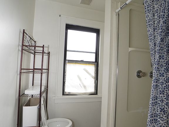 3rd image of 1415 Duss Ave APT 3