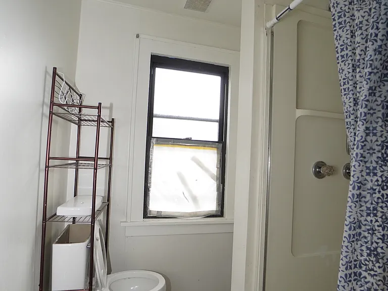 1415 Duss Ave #3 — Photo 3
