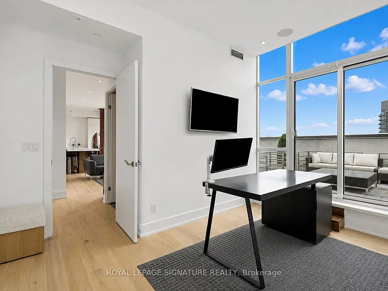 1205 Queen St W #Penthouse 704 — Photo 21