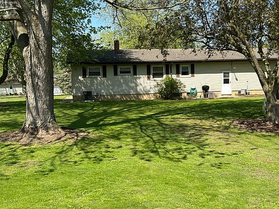 5th image of 25 Brooks Ct