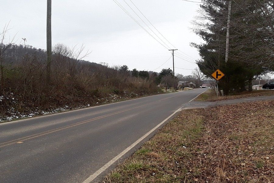 2nd image of 802 Hinchey Hollow Rd