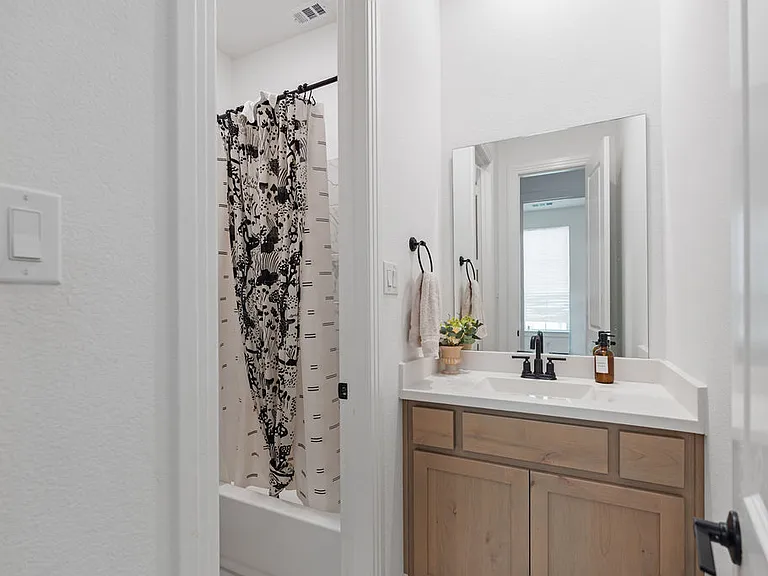 7424 Lilypad Ln — Photo 6